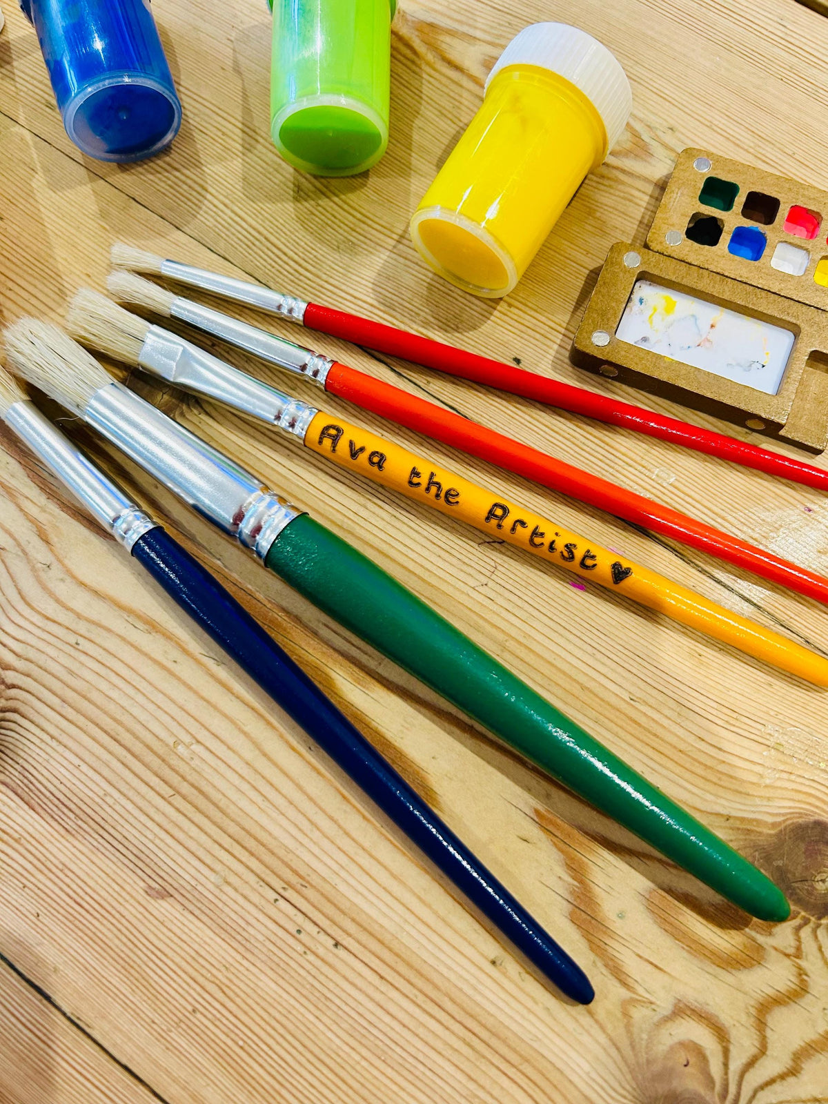 Personalised child’s paintbrush set