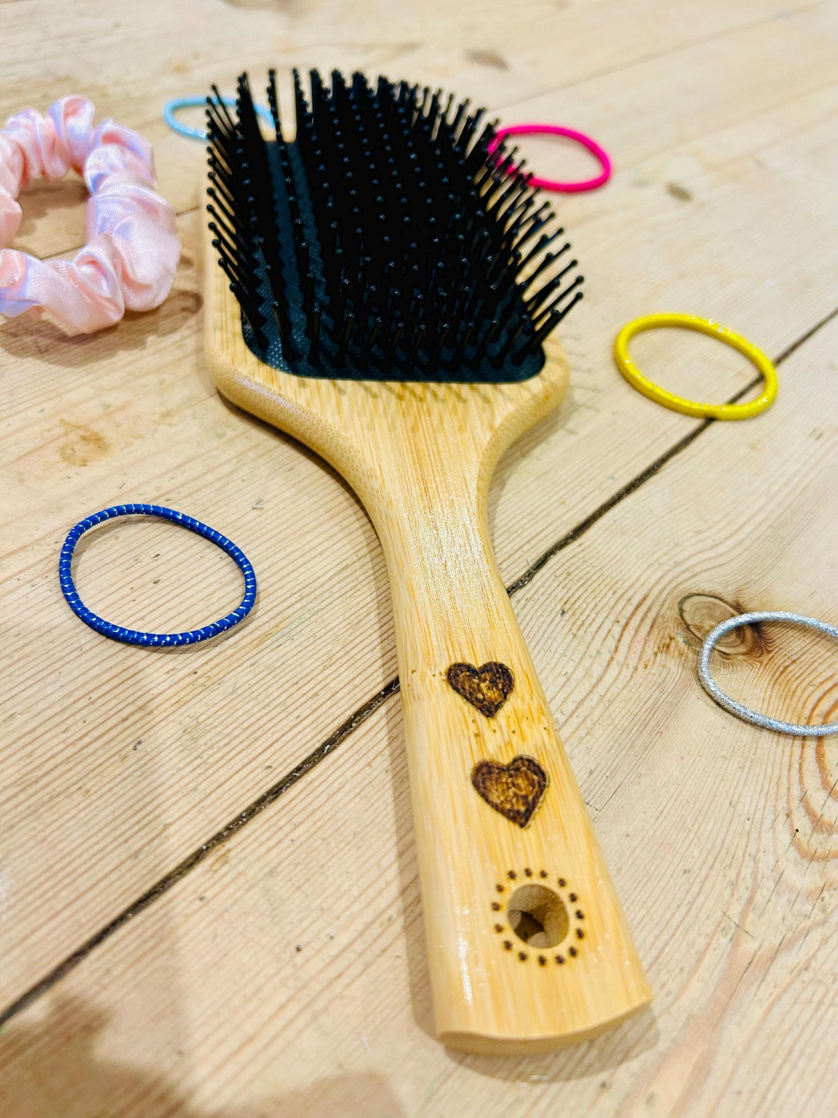 Personalised personalised hairbrush