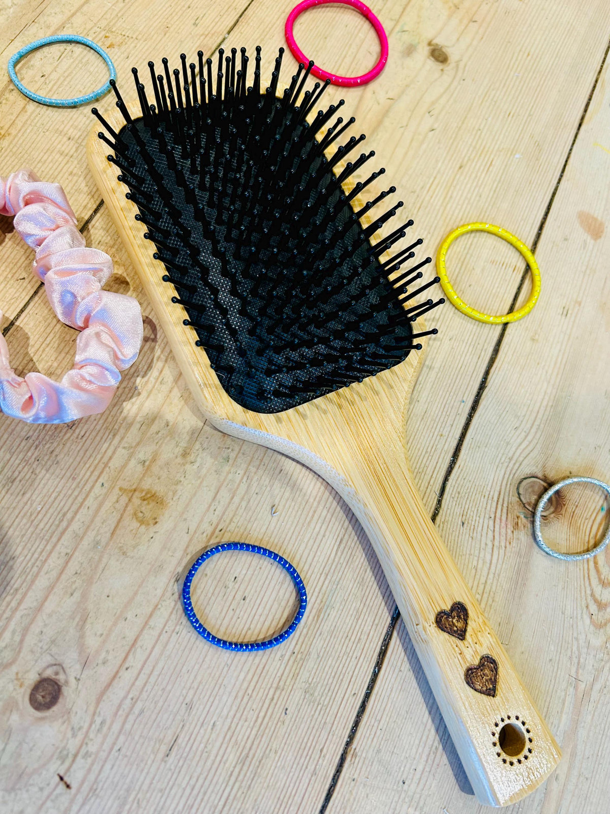 Personalised personalised hairbrush