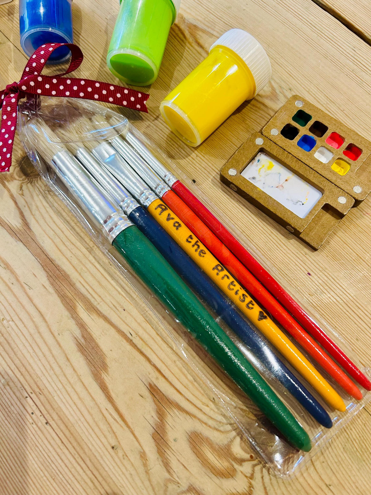 Personalised child’s paintbrush set