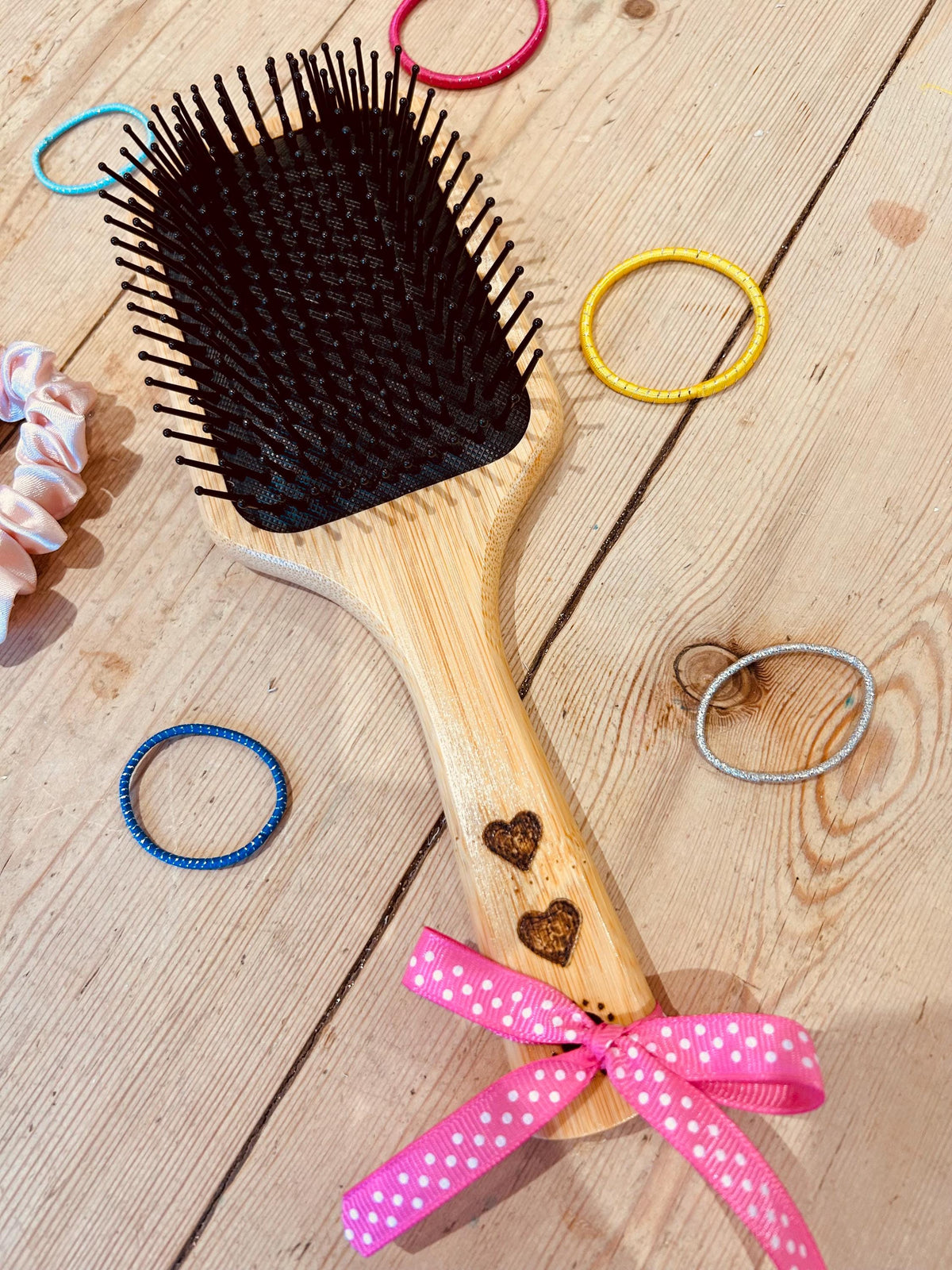 Personalised personalised hairbrush