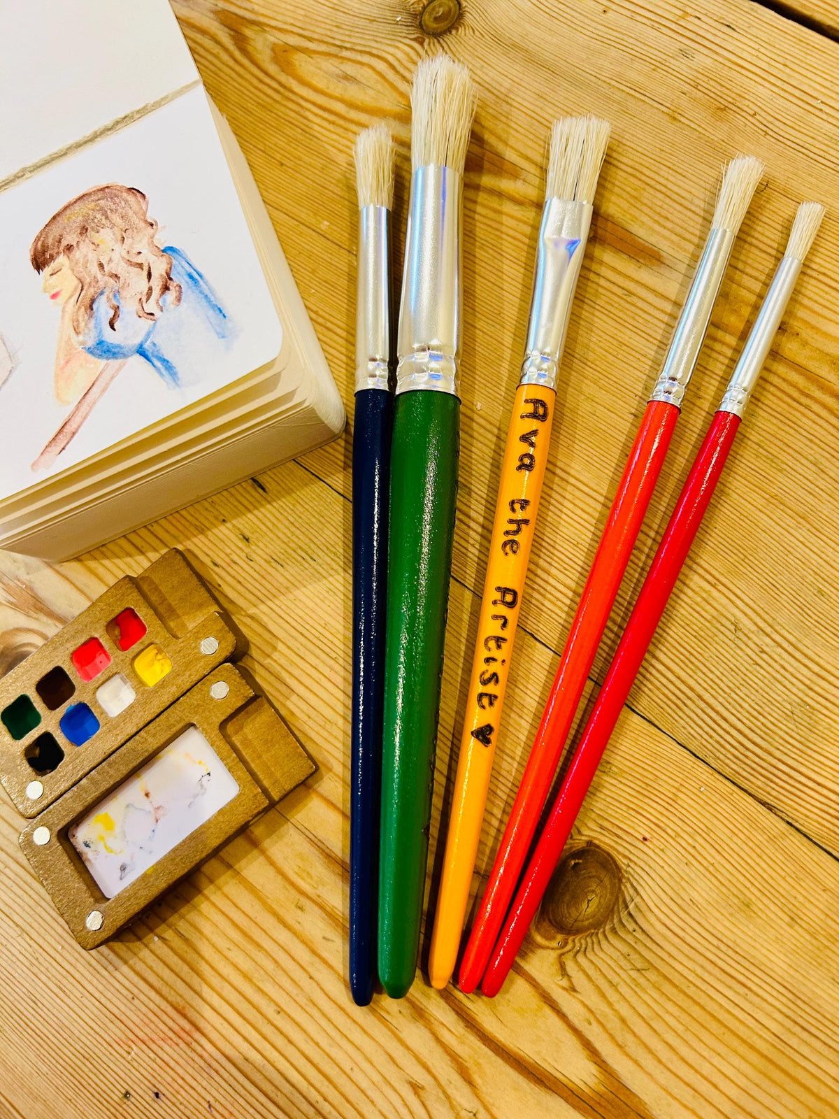 Personalised child’s paintbrush set