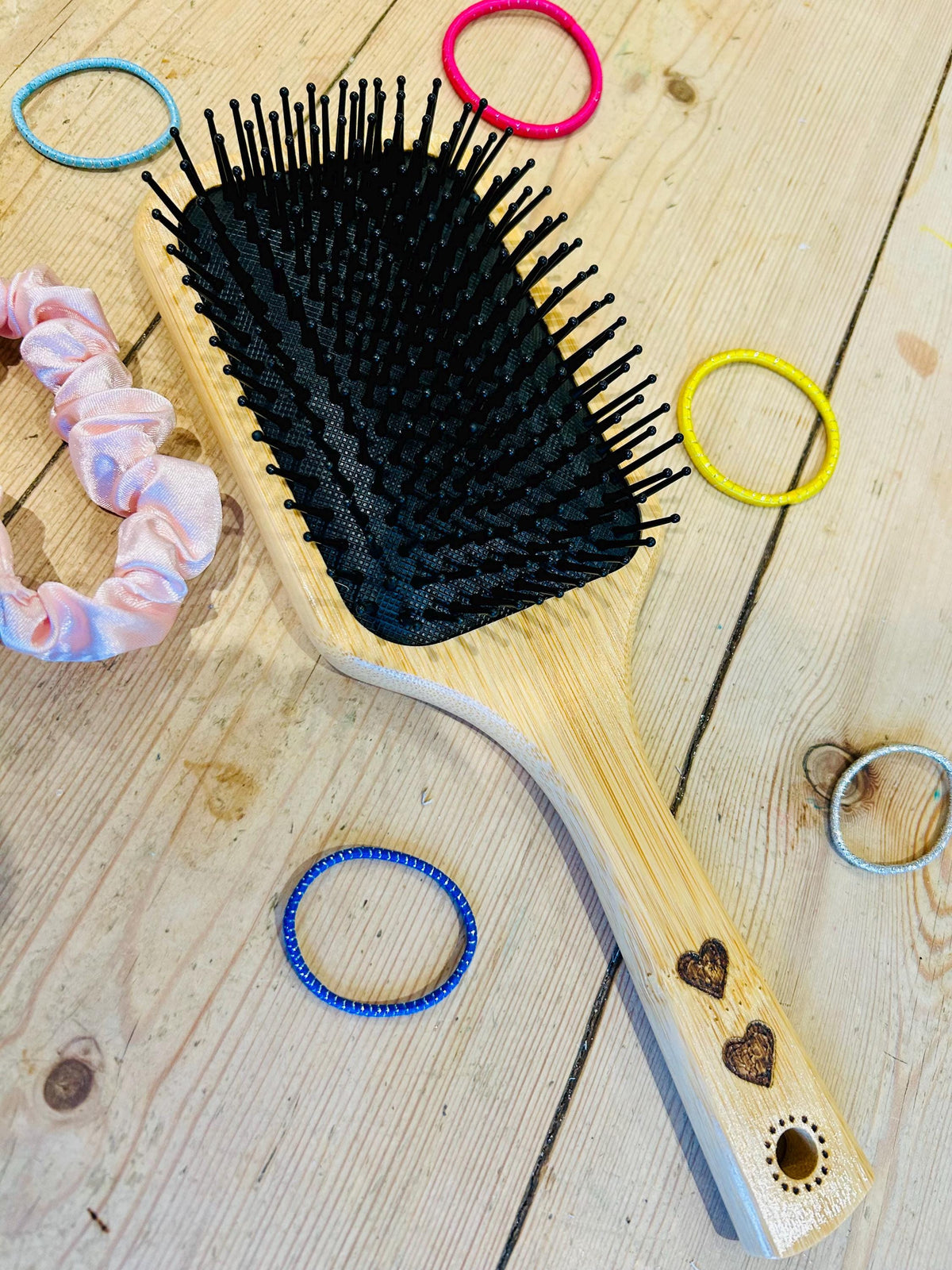 Personalised personalised hairbrush
